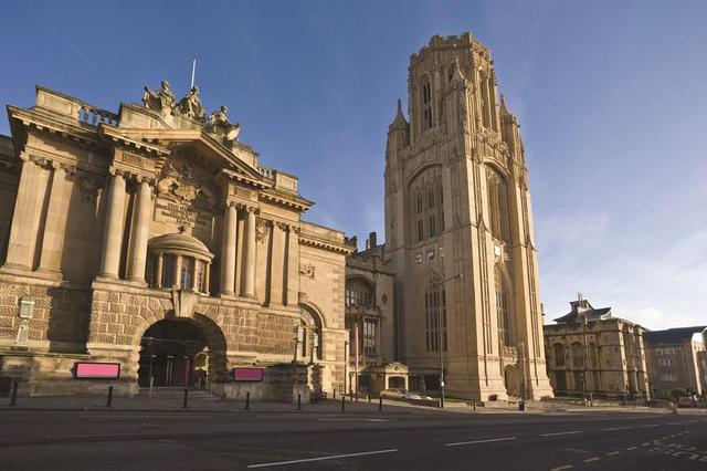 英国留学生在布里斯托怎么找学生公寓 布里斯托学生公寓费用