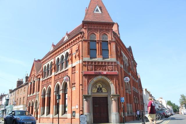 英国诺丁汉留学生找房子 诺丁汉留学生如何租学生公寓