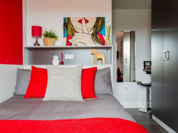 美国洛杉矶留学生租学生公寓 洛杉矶留学生如何租房子