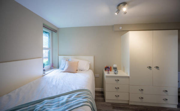 洛杉矶留学生住宿 洛杉矶学生公寓多少钱一周