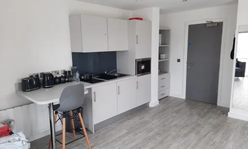 温哥华留学租学生公寓 温哥华住宿多少钱一个月