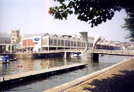 英国布里斯托留学生租公寓 英国布里斯托留学生怎么找房子