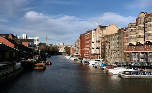 英国布里斯托留学生租学生公寓 布里斯托租房价格