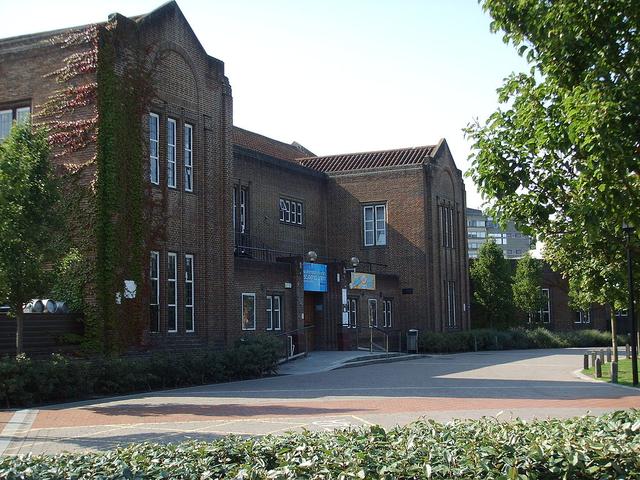 英国南安普顿留学怎么找房 南安普顿学生公寓多少钱一周