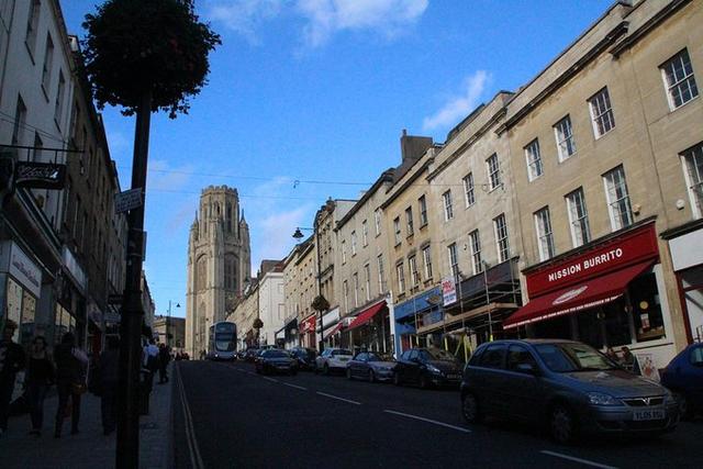 英国布里斯托留学住宿 英国留学生在布里斯托怎么找公寓