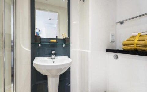 英国法尔茅斯大学排名：一所备受赞誉的顶尖学府