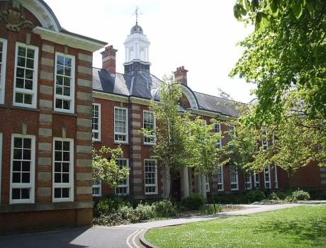 南安普顿留学租房子 英国南安普顿留学怎么找学生公寓