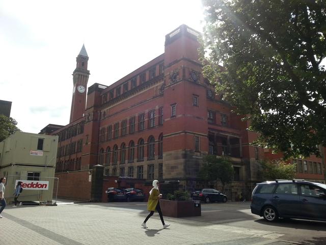 英国伯明翰留学生租学生公寓 英国伯明翰留学如何租房子