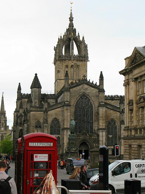 英国爱丁堡留学租学生公寓 爱丁堡学生公寓多少钱一个月