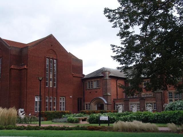 英国南安普顿留学生租公寓 英国南安普顿留学生如何找公寓